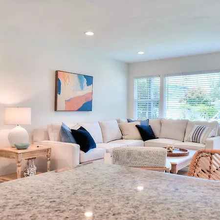 Beachside Bliss Spacious 3Br Retreat, Steps To Ocean